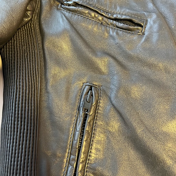VINTAGE Black Leather Moto Jacket - Picture 4 of 11